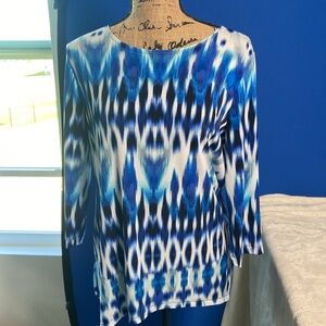 Chico's Geometric Top Travelers Collection Women’s 1 (Medium) Blue 3/4 sleeve